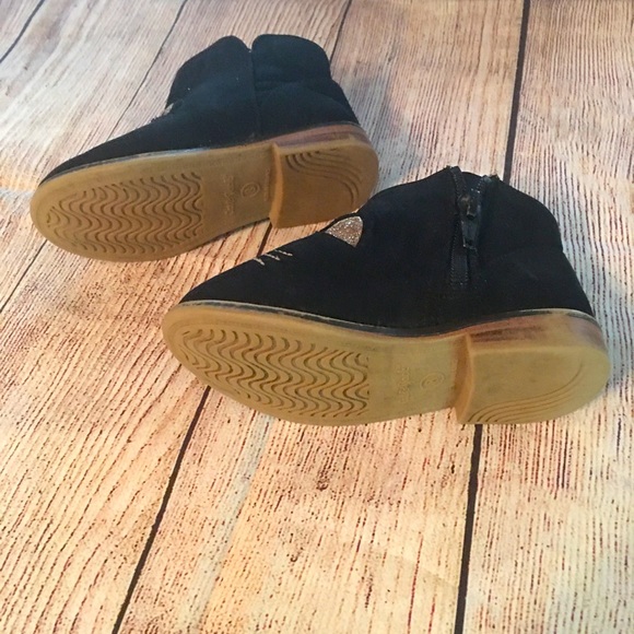 Cat & Jack girls booties - Picture 2 of 3